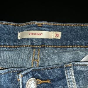 Levis 711 skinny